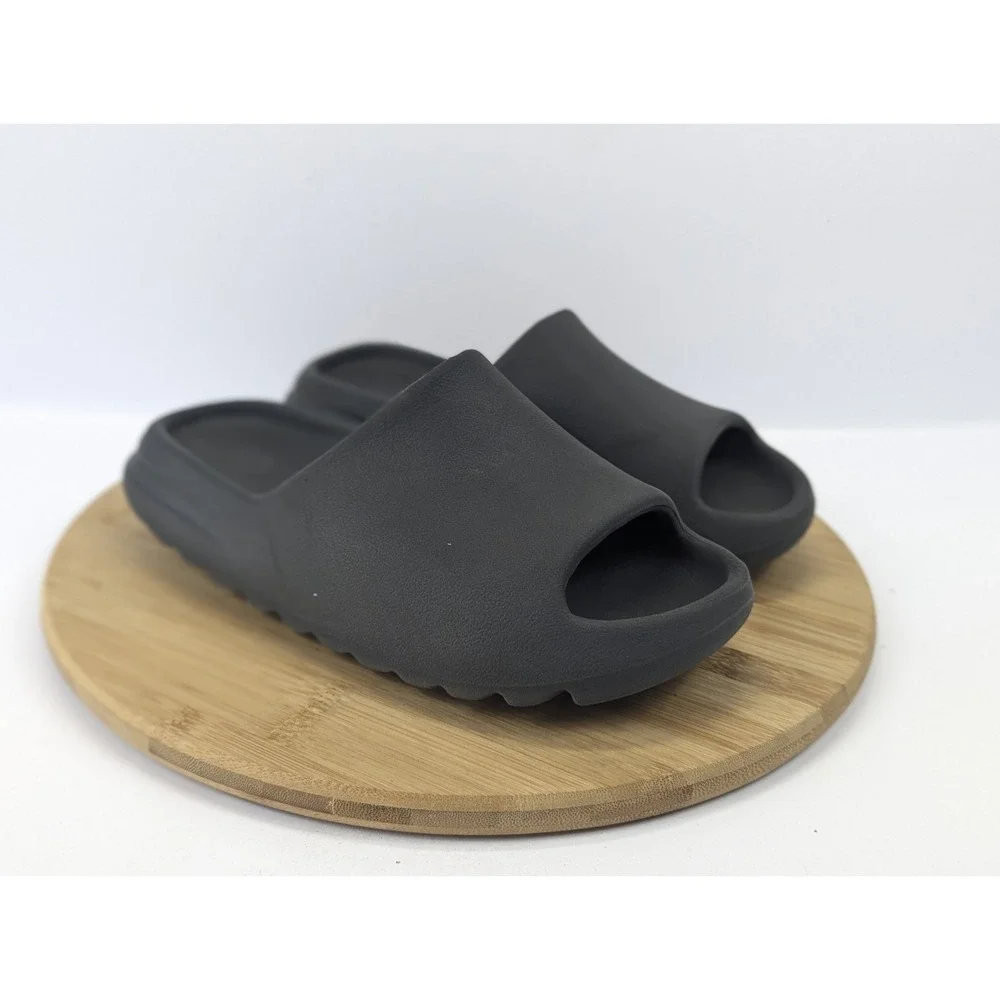 Adidas Yeezy Slide Onyx Sandals Slip On Size 8 Comfort Casual Streetwear